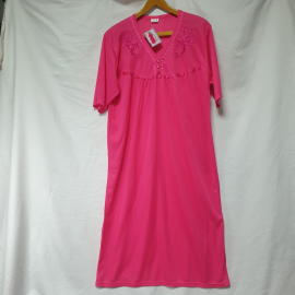Сорочка женская ночная с вышивкой, цвет ярко-розовый, размер 50. Новая с этикеткой.